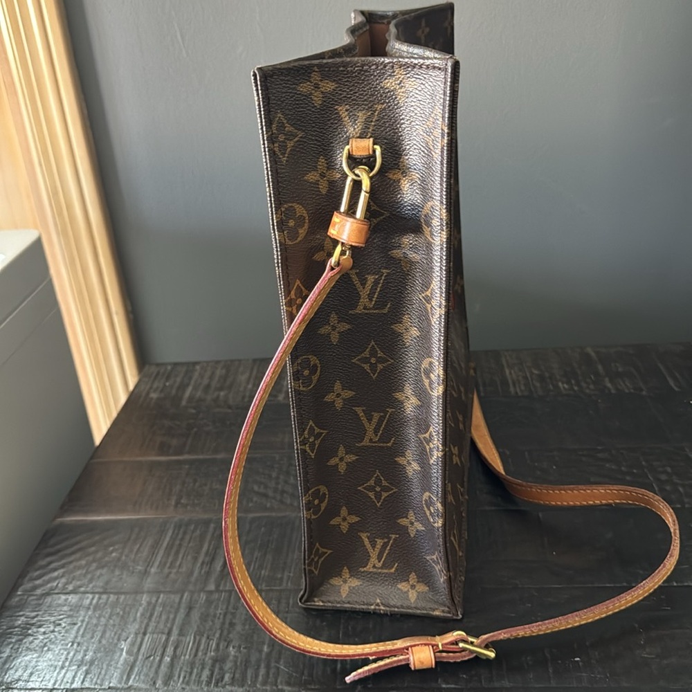 Monogram Sac Plat LV